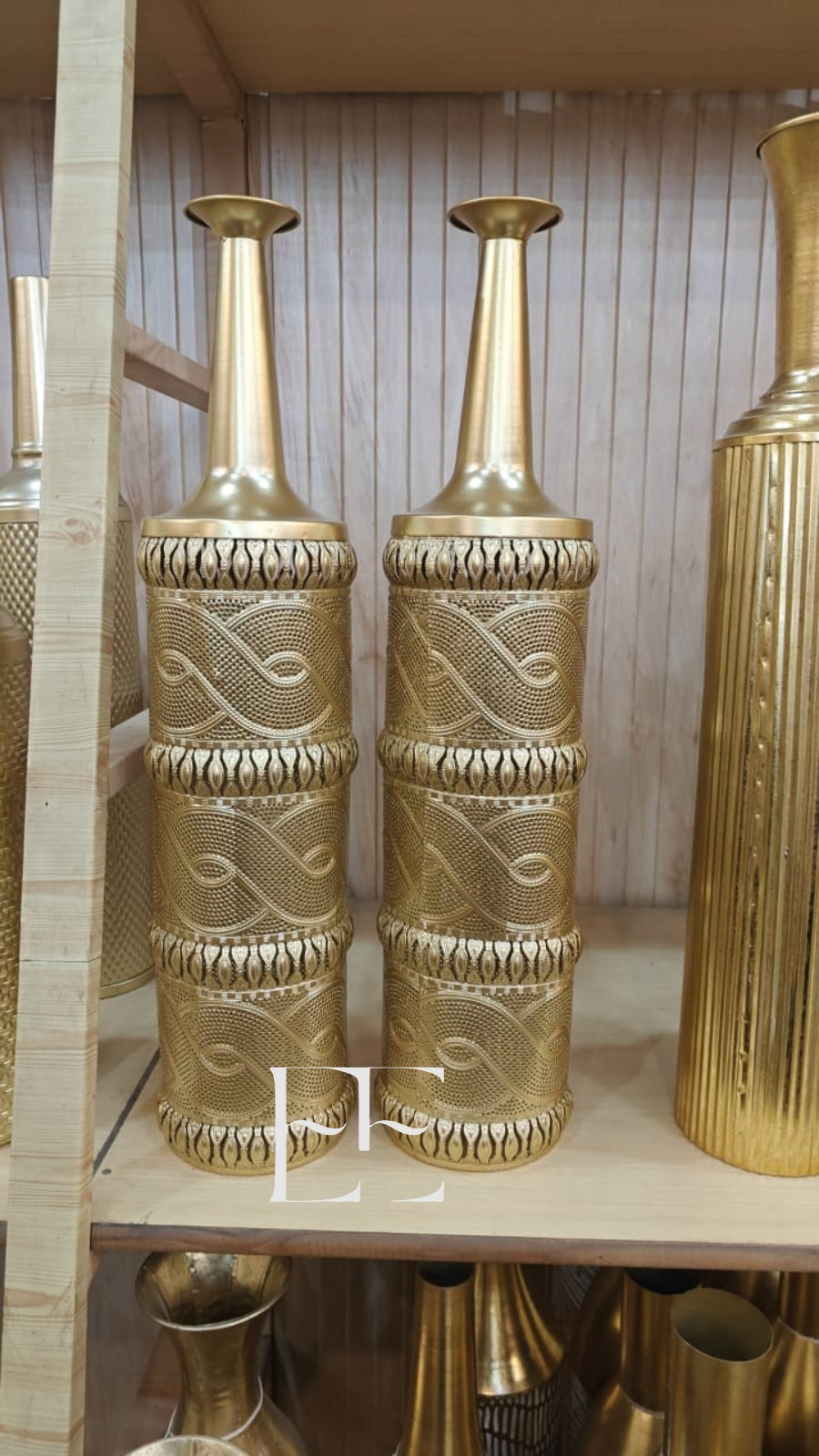 A273 Golden Metal Vase