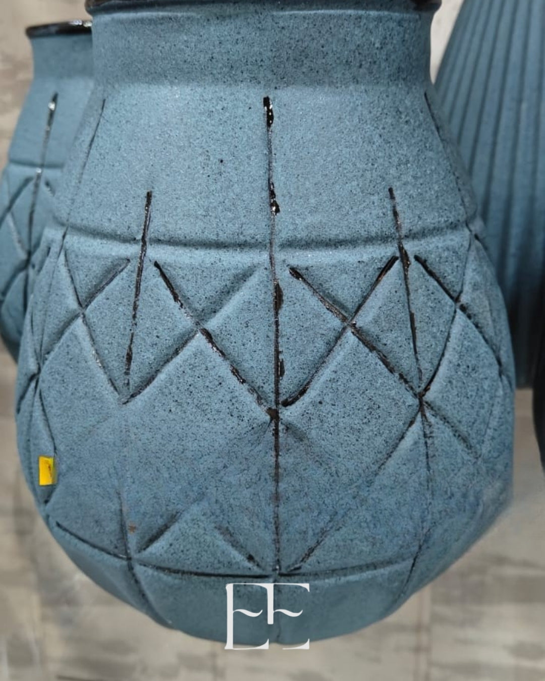 A077 Raisin Flower Pot