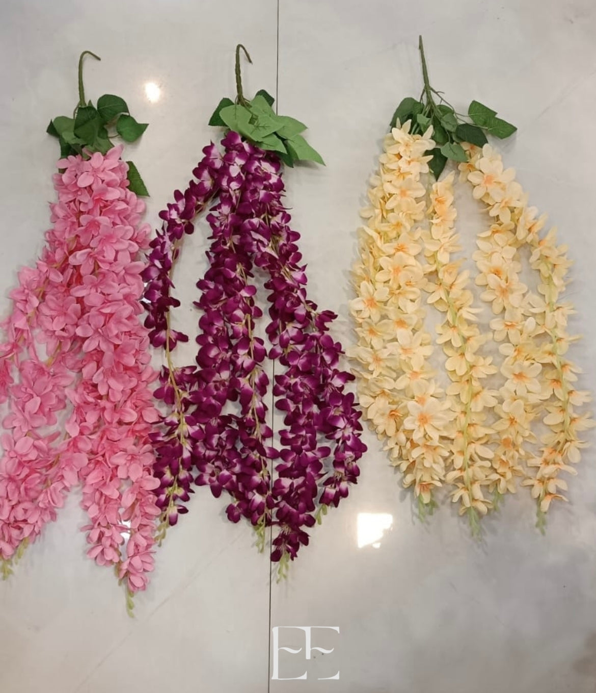 A144 Wisteria Hanging (6 stems)