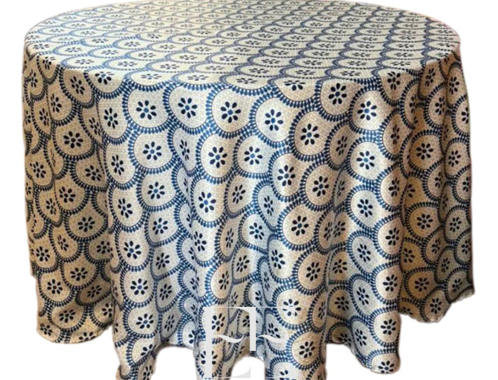 A073 Whiteout Digital Print Rounded Table Cover For Decor