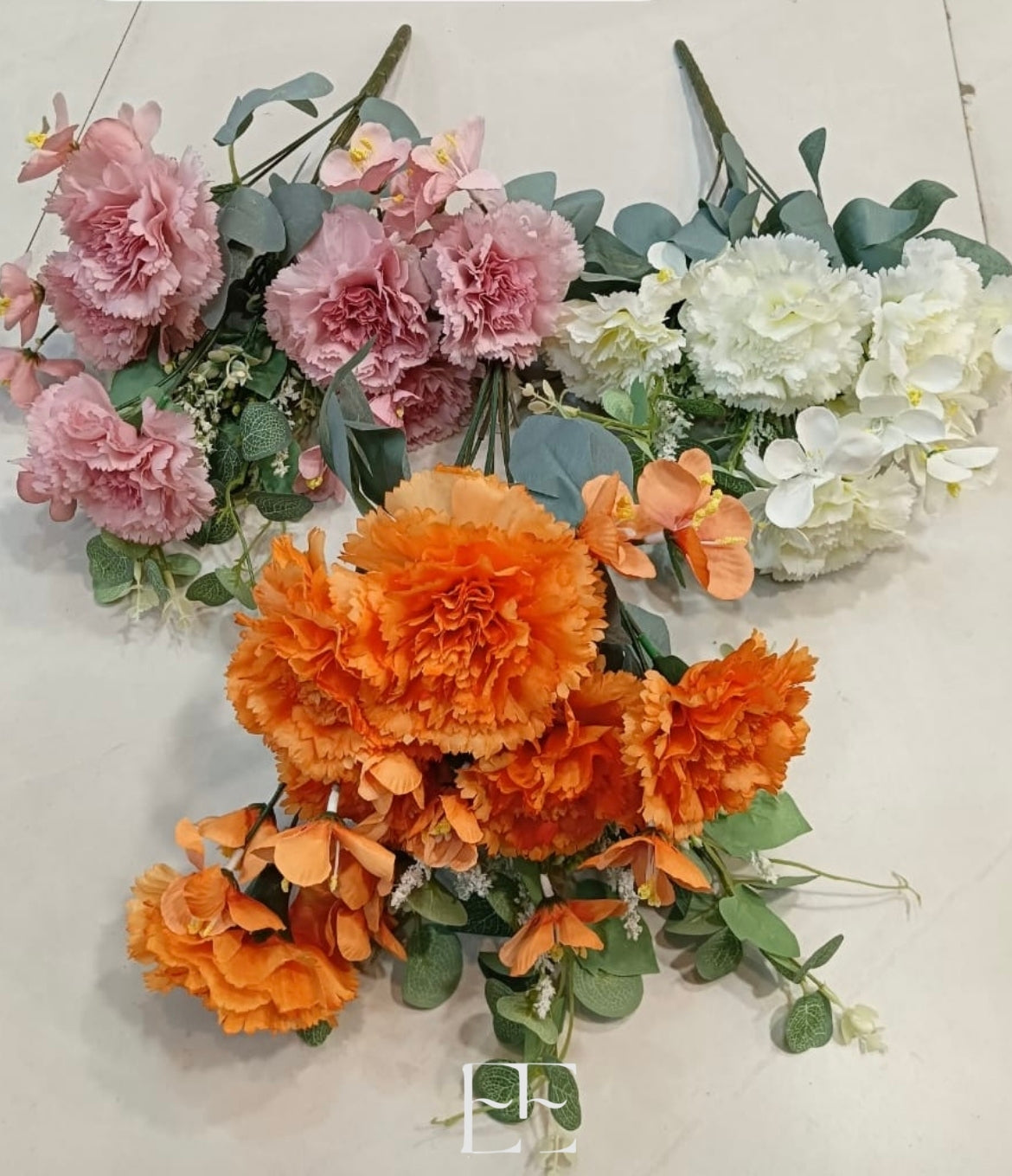 A136 Bunch of 6 flowers x 3 fillers